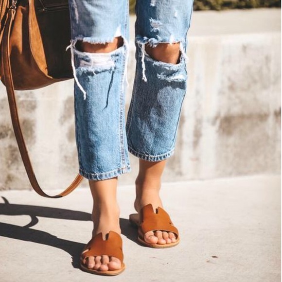 Elite Camel Sandals - Picture 2 of 5